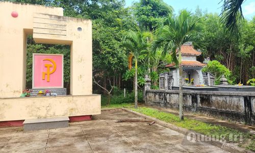 Di tích lịch sử “Vườn nhà ông Sam” nằm cạnh khu lăng mộ vợ chồng ông Nguyễn Bá Sam - Ảnh: T.L