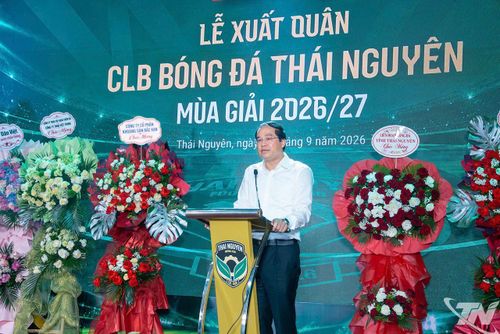 Đồng chí Bí thư Tỉnh ủy Trịnh Xuân Trường phát biểu động viên FC Thái Nguyên.