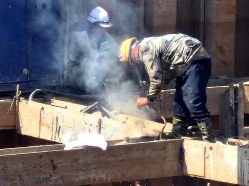 Công trình do liên danh Công ty Cổ phần Tập đoàn Đầu tư Xây dựng HJC và Công ty Cổ phần Cầu 3 Thăng Long trúng thầu thi công. Dự kiến, dự án hoàn thành và đưa vào sử dụng trong tháng 9/2027.