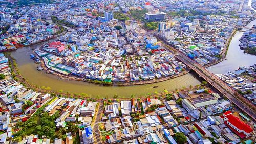 Ðô thị Cà Mau từng bước phát triển hiện đại, kết nối các trục giao thông, tạo động lực thúc đẩy tăng trưởng kinh tế. (Ảnh: Hữu Thọ)