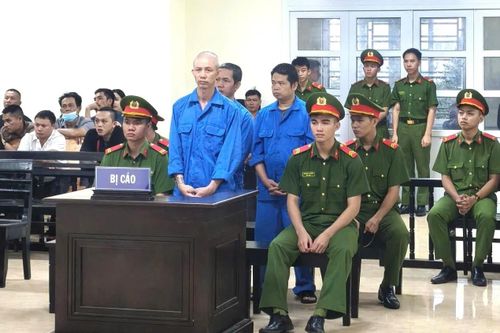 Các bị cáo tại phiên tòa. Ảnh Vietnamnet.