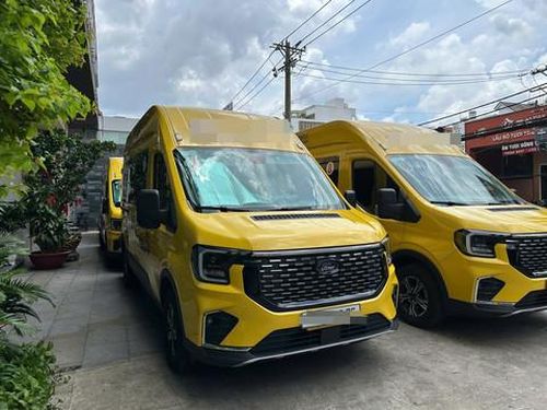 Lô xe Ford Transit mới vừa được bàn giao