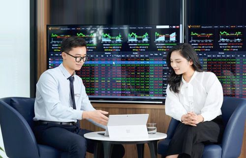 Hoạt động giao dịch trái phiếu doanh nghiệp riêng lẻ tại Công ty Chứng khoán Nhất Việt. Ảnh VFS