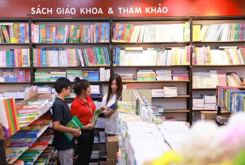 Chính sách giảm trừ chi phí giáo dục khi tính thuế thu nhập cá nhân là thiết thực, giảm gánh nặng cho phụ huynh học sinh. Ảnh: Thanh Tùng