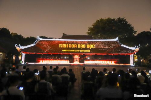 Tour đêm "Tinh hoa Đạo học" tại Văn Miếu - Quốc Tử Giám là minh chứng khẳng định, với chính sách đột phá và tư duy đổi mới, di sản có thể trở thành nguồn lực nội sinh, động lực thúc đẩy Thủ đô phát triển nhanh và bền vững trong kỷ nguyên mới.