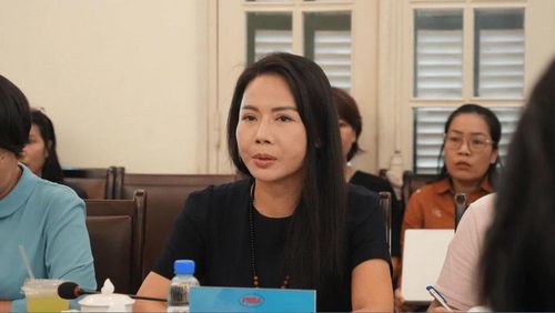 Chủ tịch Hiệp hội Công chứng viên Việt Nam Nguyễn Thị Thơ phát biểu tại buổi làm việc. Ảnh: PV