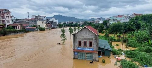 Cảnh báo nhiều khu vực mưa lớn, ngập úng. Ảnh: PV