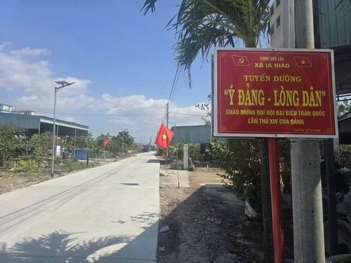 Một tuyến đường thể hiện sự đồng thuận giữa ý Đảng, lòng dân ở xã Ia Hiao. Ảnh: H.Q