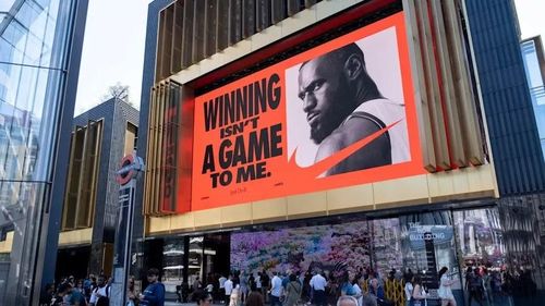 Năm 2026 doanh số của Nike sụt giảm rõ rệt. Ảnh: Yahoo Finance.