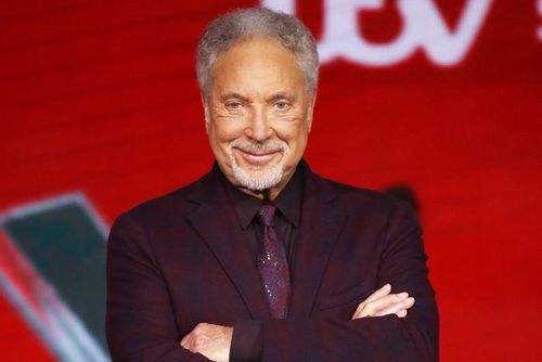 Tom Jones nói bị sa thải khỏi The Voice UK, ITV phản hồi - Tạp chí SaoStar