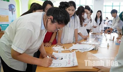 Hoạt động giao lưu giữa sinh viên Trường Đại học Hồng Đức và sinh viên đến từ Hàn Quốc.