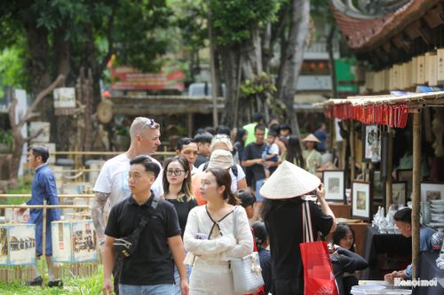 Điểm nhấn của "Nét Kinh kỳ" năm 2026 là sự hội tụ của các nghệ nhân đại diện cho ba vùng đất kinh kỳ, cố đô: Hoa Lư (Ninh Bình), Phú Xuân (Huế) và Thăng Long (Hà Nội).