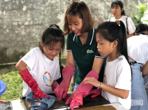 Dương Thị Nhung, Trưởng nhóm dự án “Chuyến đi của rơm”.
