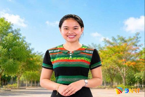 Em A Viết Thị Thùy Trang mong muốn tương lai sẽ trở thành "thủ lĩnh "nhỏ tuyên truyền đến các em học sinh vùng cao. Ảnh: NVCC