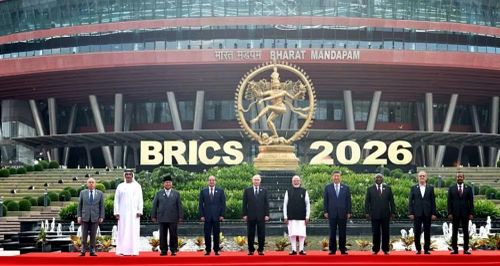 BRICS được thành lập tháng 9/2006 với 4 thành viên ban đầu. Hiện khối có 11 thành viên gồm Trung Quốc, Ai Cập, Ethiopia, Ấn Độ, Indonesia, Iran, Nga, Saudi Arabia, Nam Phi và Các Tiểu vương quốc Arab Thống nhất (UAE). BRICS cũng thiết lập cơ chế nước đối tác với 10 quốc gia.