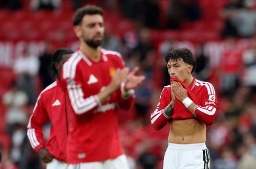 Lợi thế hơn người từ phút 23 không giúp MU kéo hàng thủ Man City ra khỏi cấu trúc phòng ngự chặt chẽ.