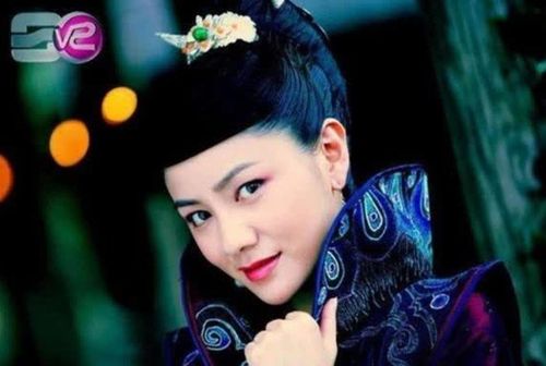Hồ Khả mang đến hình tượng Tô Thuyên quyến rũ và sắc sảo trong Lộc Đỉnh Ký.