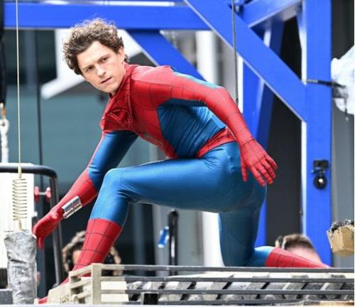 Tom Holland tiếp tục đảm nhận vai Peter Parker trong Spider-Man: Brand New Day, mở ra chương mới của Người Nhện trong MCU.