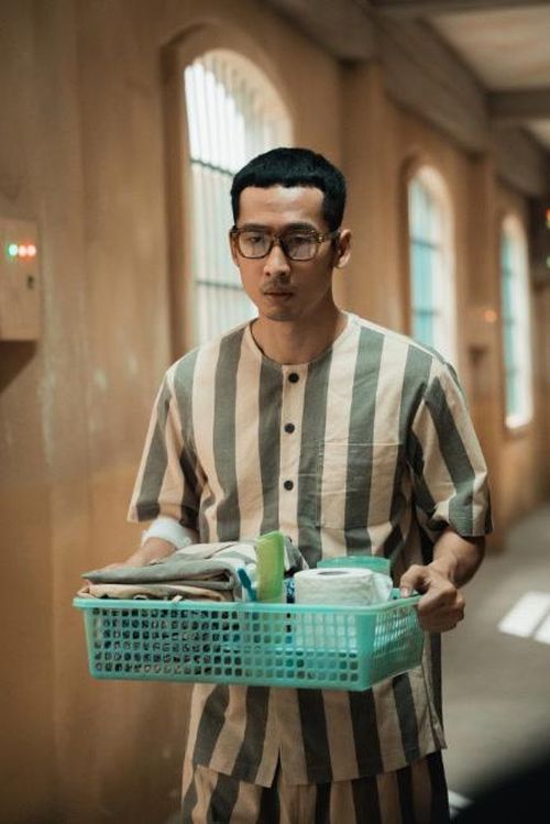 Tuấn Trần trong Trại Giam Hạnh Phúc.