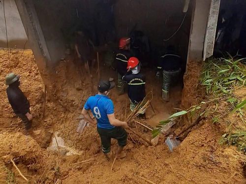 Khu vực xảy ra sạt lở. Ảnh: Công an Phú Thọ