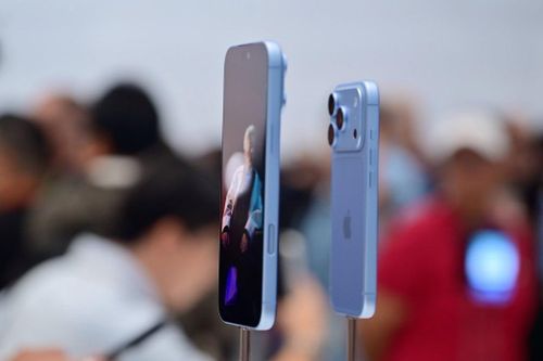 iPhone 18 Pro Max và iPhone 18 Pro màu băng thanh (Glacier). Ảnh: Appleinsider