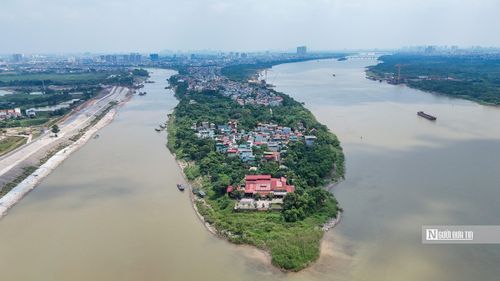  Đây là làng cổ có tuổi đời hàng trăm năm, nằm ở bãi bồi sông Hồng.