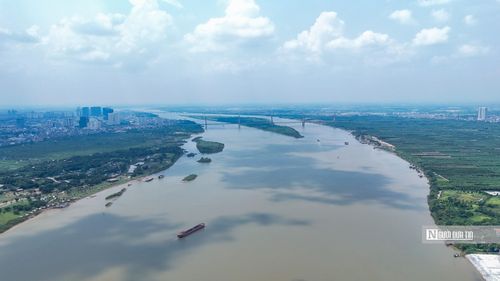Bên cạnh đó, cụm làng Nhật Tân - Tứ Liên, khoảng 96ha và cụm làng Thống Nhất, gồm Hạ Trại, Trung Thôn, khoảng 12ha, được xác định tái thiết để phục vụ khu vực phòng khách đô thị.