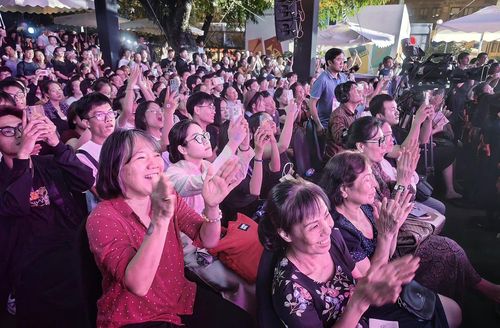 Hanoi Jazztival không chỉ là chuỗi chương trình âm nhạc mà còn tạo nên những trải nghiệm văn hóa đa dạng cho công chúng.
