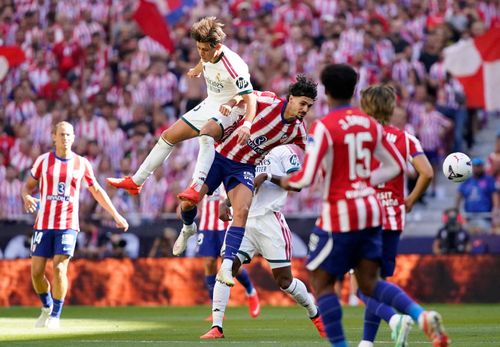 Derby Madrid diễn ra giằng co trong hiệp một.