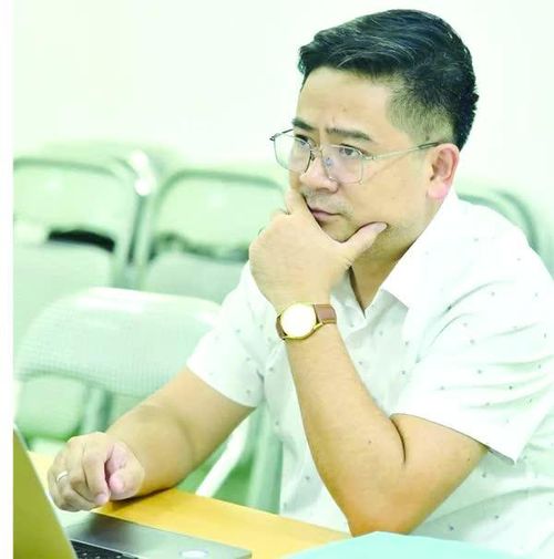 PV: Là chuyên gia trong lĩnh vực chuyển đổi số, cùng với kinh nghiệm quan sát của bản thân, xin ông cho biết những vấn đề nào thường bị các đối tượng lợi dụng AI để tạo nội dung, thông tin, hình ảnh sai lệch. Các quy định pháp luật về việc sử dụng AI hiện nay như thế nào, thưa ông?