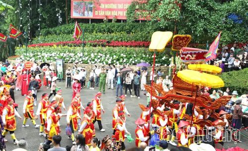 Giỗ Tổ Hùng Vương - Lễ hội Đền Hùng được tổ chức hằng năm góp phần bảo tồn văn hóa và phát huy sức mạnh đại đoàn kết toàn dân tộc.