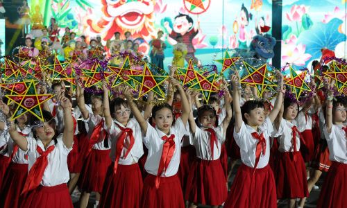  Thiếu nhi thành phố tham gia chương trình. 
