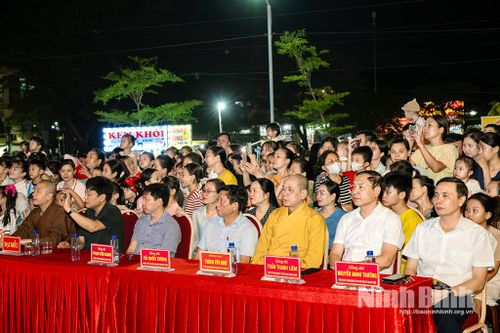 Các đại biểu dự chương trình. Ảnh: Ngọc Linh