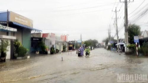 Một đoạn trên Quốc lộ 28 tại khu vực phía đông Lâm Đồng bị ngập sâu trong chiều 24/9. (Ảnh: BẢO VĂN)