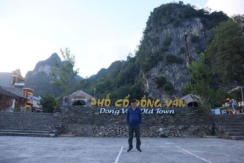 Tác giả và phố cổ đồng văn