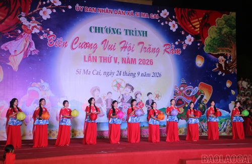 Văn nghệ tại chương trình.