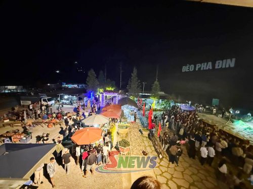 Chợ phiên Pha Đin.