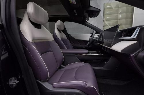 Nội thất Mazda CX-6e với màn hình Ultra-Wide 26,45 inch. Ảnh: Mazda