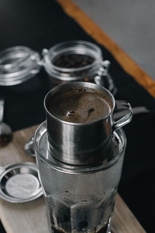  Cà phê phin đặc trưng tại Việt Nam. Ảnh: Mikhail Nilov/Pexels. 