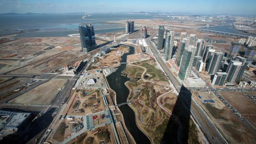 Khu đô thị quốc tế Songdo (thành phố Incheon, Hàn Quốc) được xây dựng trên vùng đất lấn biển. Ảnh: IFEZ