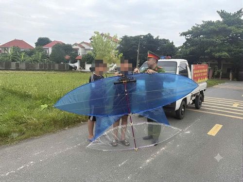 Công tác tuyên truyền được quan tâm hàng đầu để giữ vững vùng trời bình yên. Ảnh: Đức Tuấn