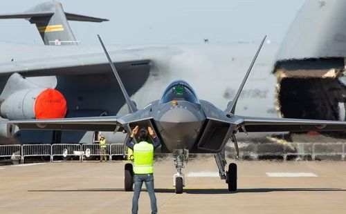 Đây là loại radar có các module thu phát cho phép điều khiển chùm sóng điện tử mà không cần quay toàn bộ anten.