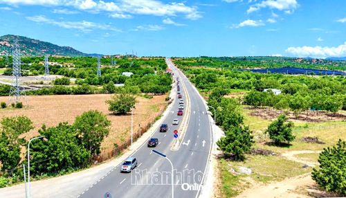 Hạ tầng giao thông thuận lợi mở thêm cơ hội kết nối xã Anh Dũng với các hành trình du lịch liên vùng.