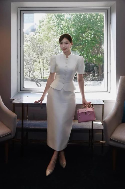 Hình ảnh Hòa MInzy khi tham dự buổi hội thảo được tổ chức tại Australia (Úc).