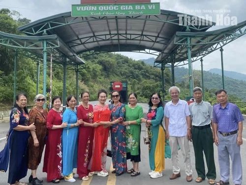 Cuối tuần là dịp để bà Hương cùng những người bạn lên kế hoạch cho những chuyến du lịch gần xa.