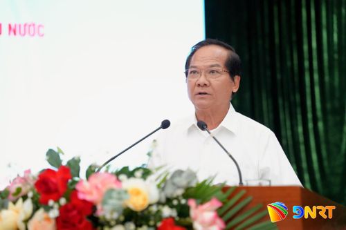 Phó Trưởng Ban Tuyên giáo Thành ủy Thành phố Hồ Chí Minh Trần Văn Khuyên trình bày tham luận. Ảnh: T.HUY - T.CÔNG