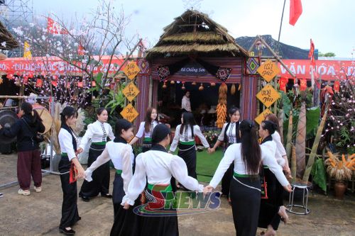 Tái hiện không gian văn hóa Thái tại Tuần Văn hóa - Du lịch Mộc Châu 2026.