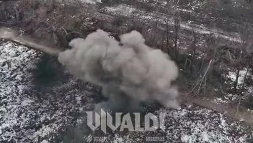 Nếu chúng ta nói về những ví dụ gần đây ở nước khác, như trong cuộc giao tranh ở Dải Gaza, Israel đã tích cực sử dụng các xe bọc thép chở quân M113 không người lái, mang theo từ 1 đến 3 tấn thuốc nổ để phá hủy các tòa nhà.