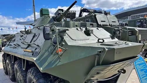 Đối với robot cảm tử trên mặt đất, BTR-60 hoán cải được sử dụng rộng rãi để phá hủy các tòa nhà, cứ điểm và vị trí phòng thủ. Chúng có thể mang bộc phá nhiều kích cỡ khác nhau, từ loại nhỏ với đầu đạn dạng mìn chống tăng đến việc nhét vào trong bom hàng không FAB-250/500.