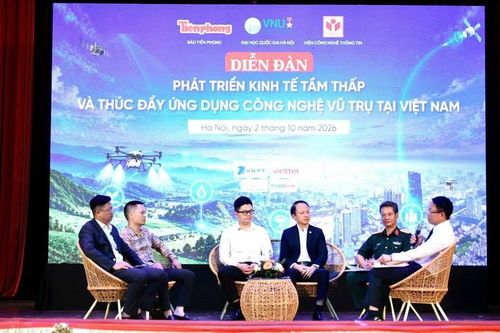 Diễn đàn "Phát triển kinh tế tầm thấp và thúc đẩy ứng dụng công nghệ vũ trụ tại Việt Nam" - Ảnh: chinhphu.vn/TG